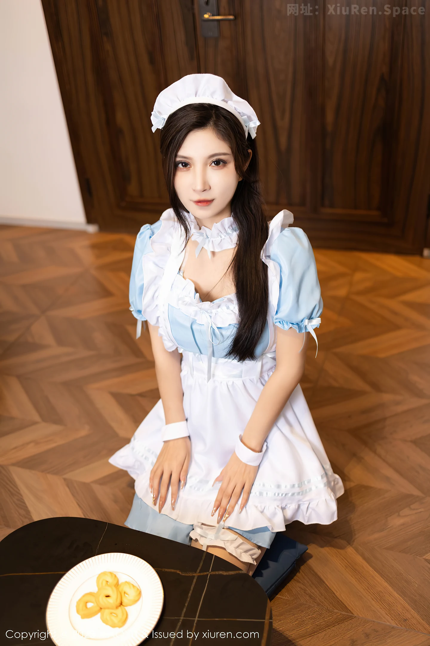 图片[6]-[XiaoYu画语界]Vol.1100 模特小蛮妖Yummy淡蓝女仆服露金色比基尼秀完美身材诱惑写真83P-秀人网官方网站